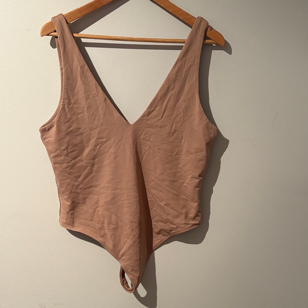Aritzia Babaton Taupe Women's Bodysuit